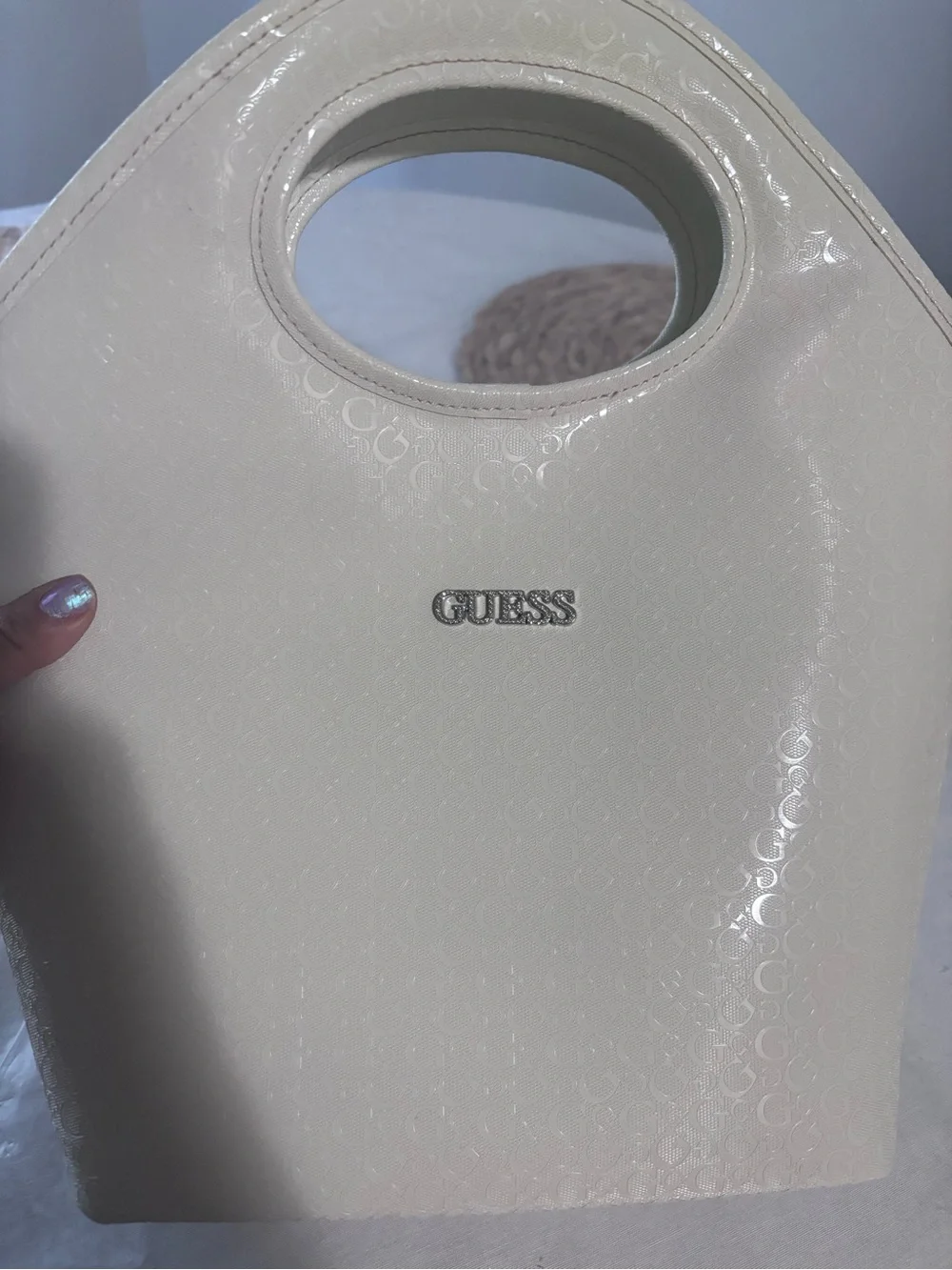 GUESS Cream Patent woman’s lunch bag